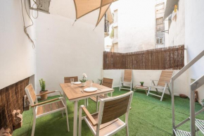 Comfortable apartment With Private Yard